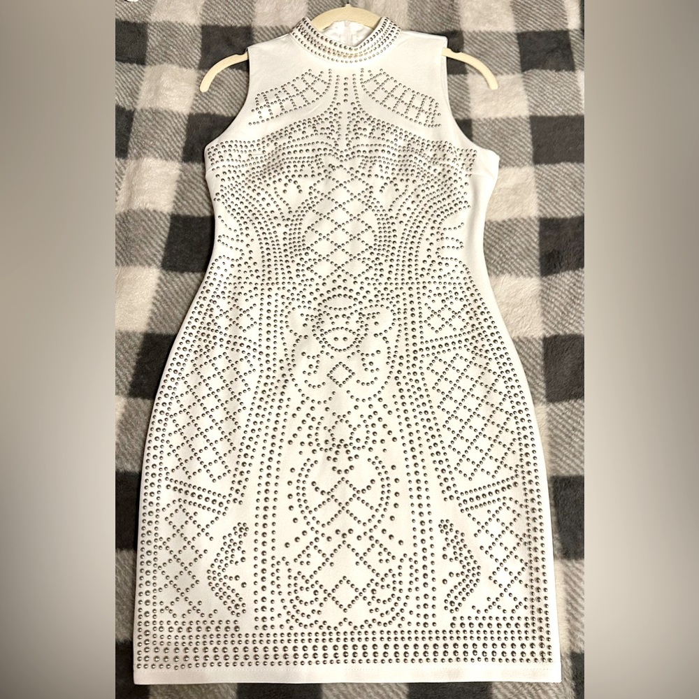 Windsor - Sleeveless Geometric Gold & White BodyCon Dress ✨